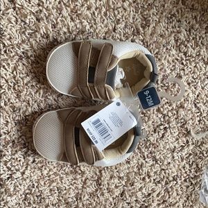 Baby Bgosh White/tan Velcro shoes 9-12 months
